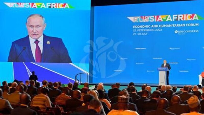 في اختتام أشغال المنتدى الاقتصادي الروسي الإفريقي.. بوتين يرى في إفريقيا مركزا جديدا للقوة.. وبلورة شراكات جديدة لخلق الثروة وفرض التغيير على اقتصاديات العالم